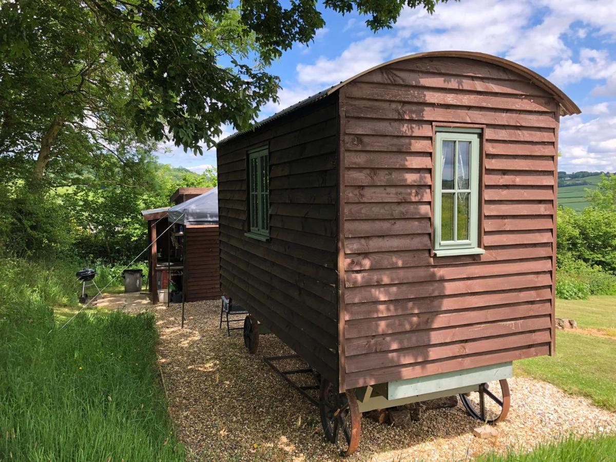 The Shepherds Hut At The Shippen, Tiphayes Honiton Exterior foto